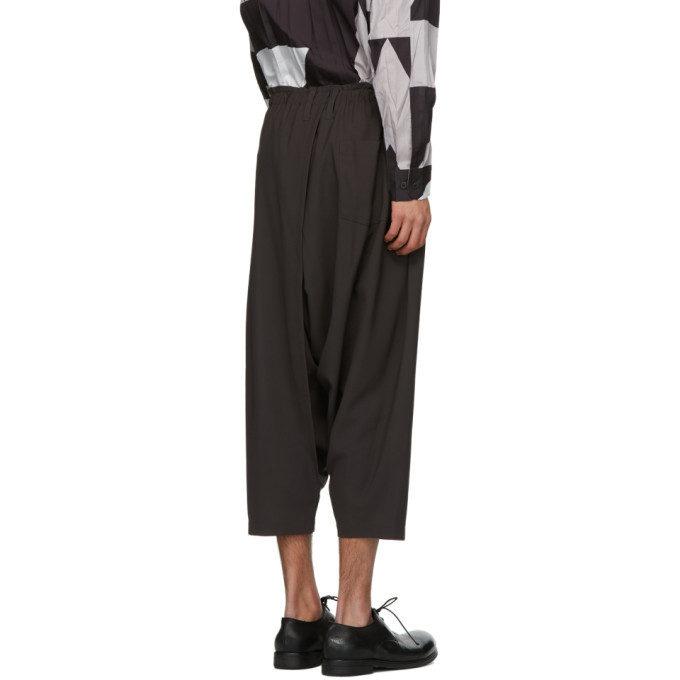 132 5. ISSEY MIYAKE Grey Seamless Bottom Basic Trousers 132 5