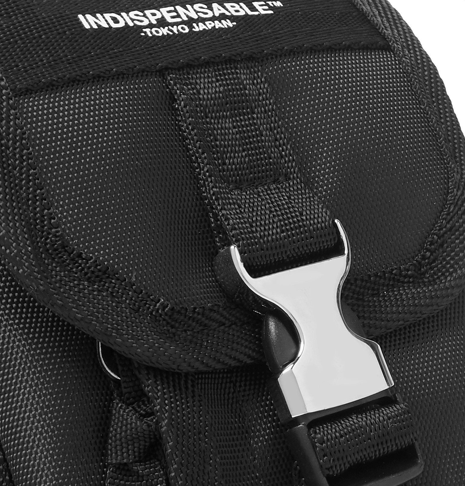 Indispensable Tempo Canvas Messenger Bag Black Indispensable