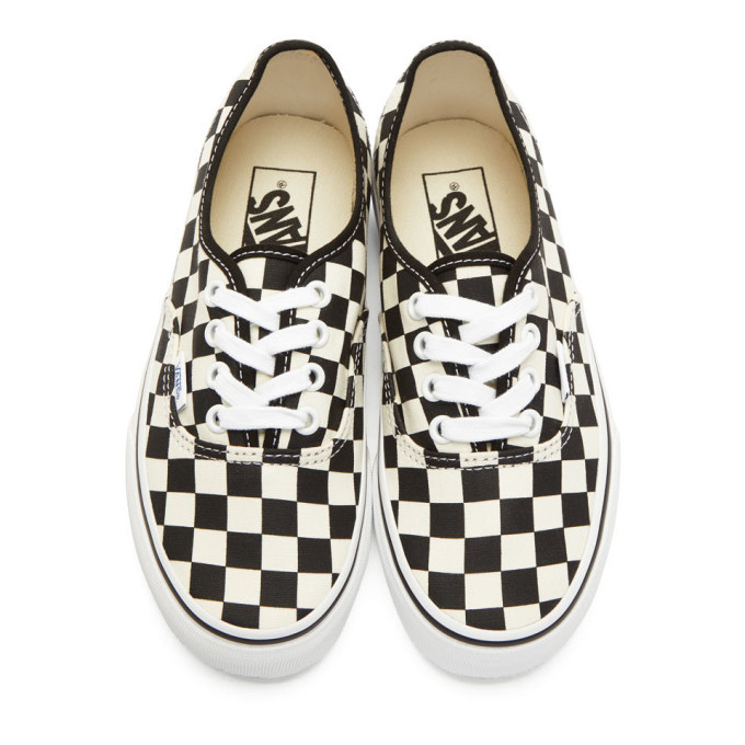 vans checkered off white