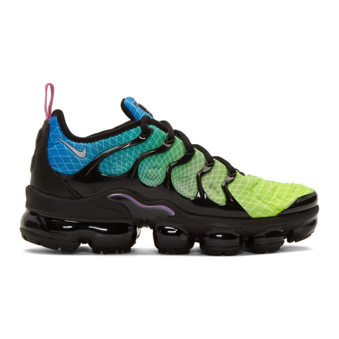 air vapormax plus black and green