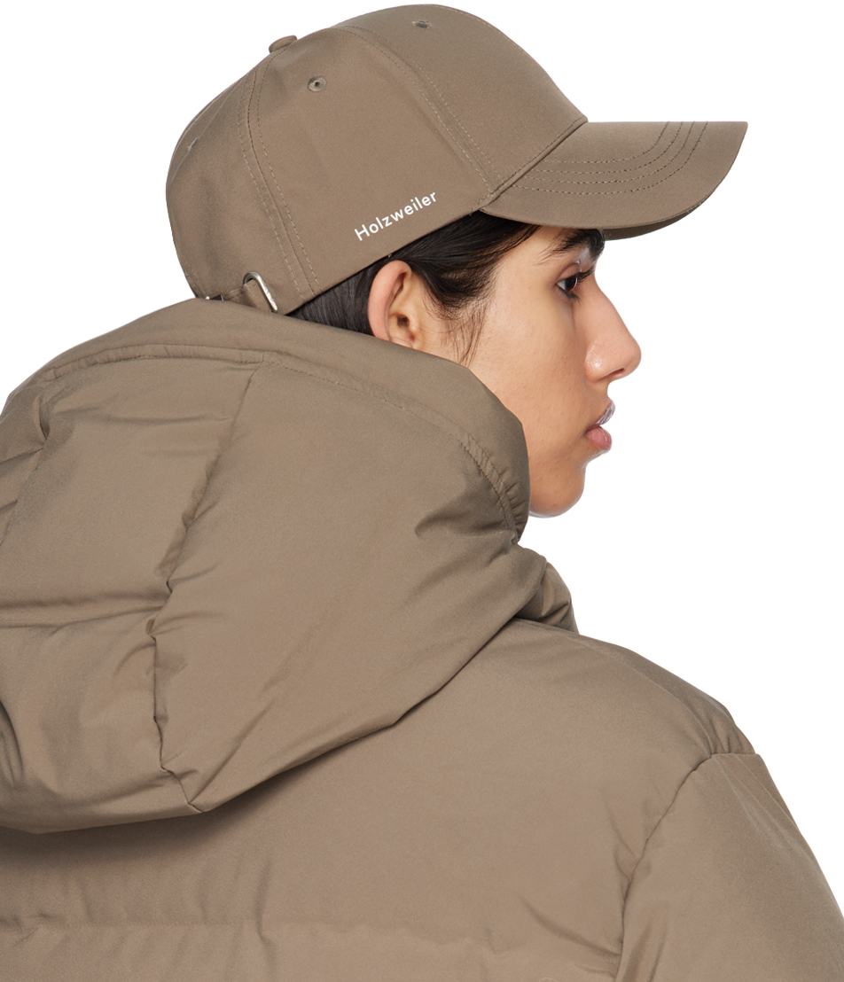 holzweiler-taupe-sirup-tech-cap-holzweiler