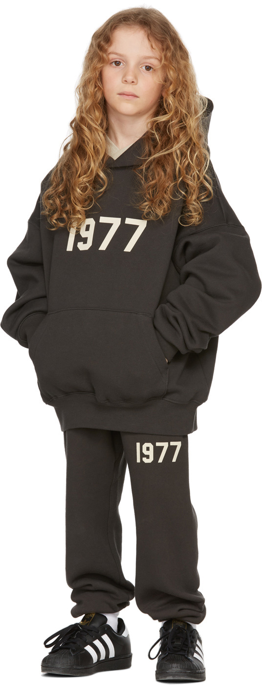 1977 black essentials hoodie