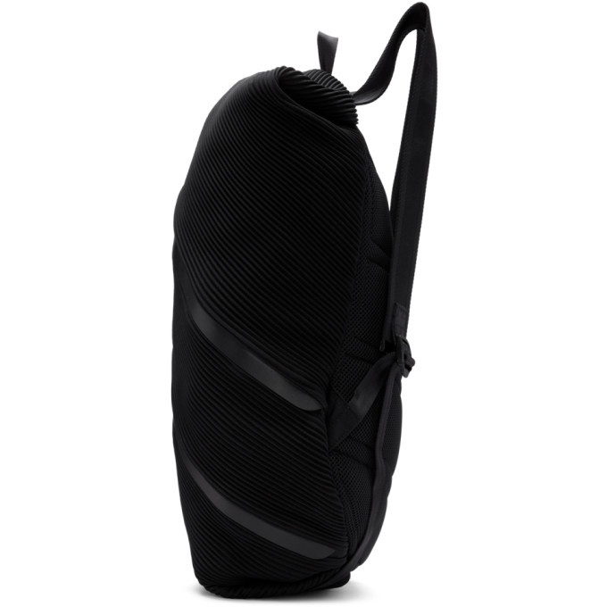 bias pleats backpack