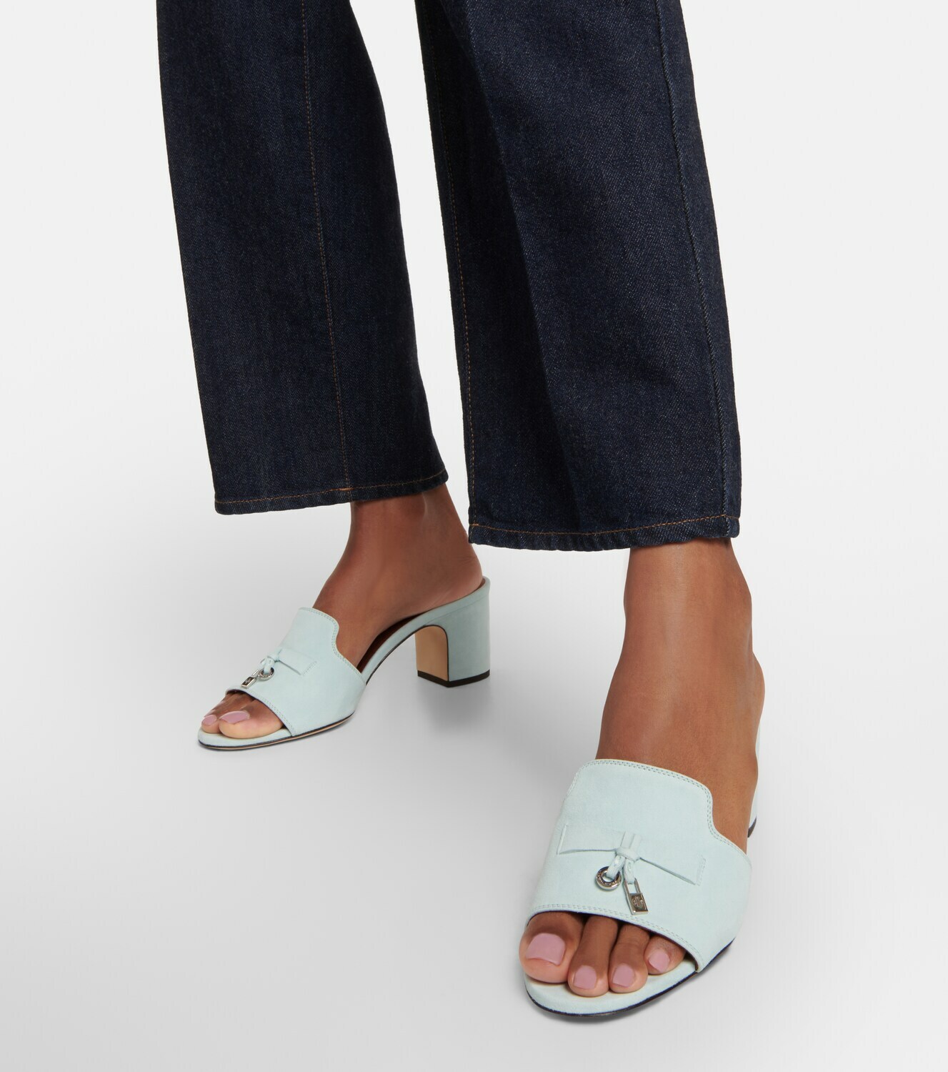 LP SUMMER CHARMS WALK MULES IN GREY SUEDE