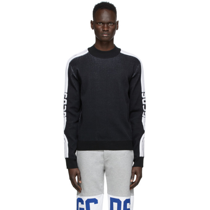 black fitted sweatshirt