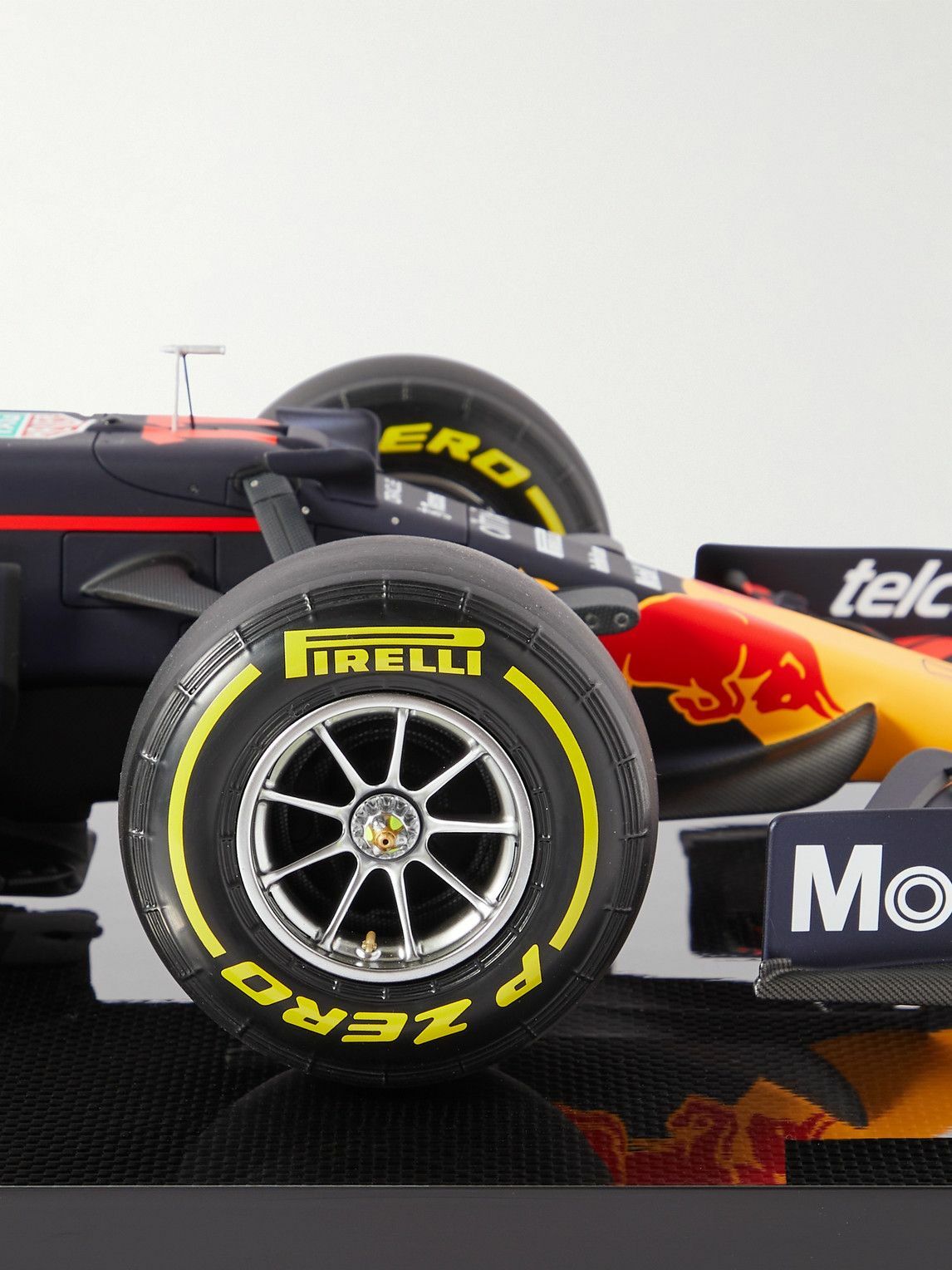 Amalgam Collection   Red Bull Racing Honda RB16B (2021) 1:18 Model Car