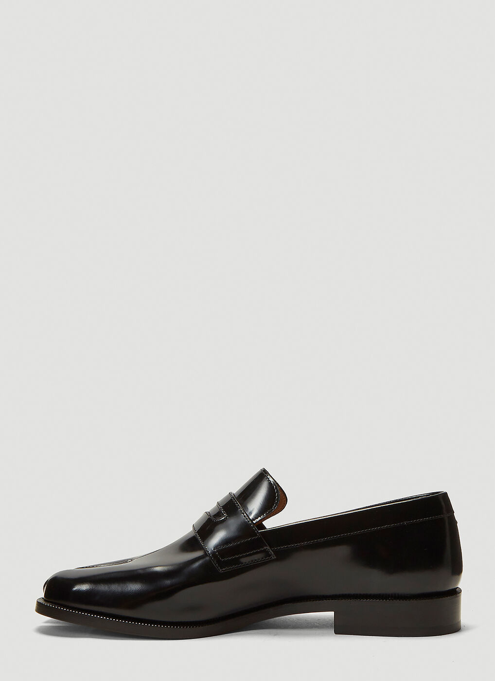 Tabi Loafers in Black Maison Margiela