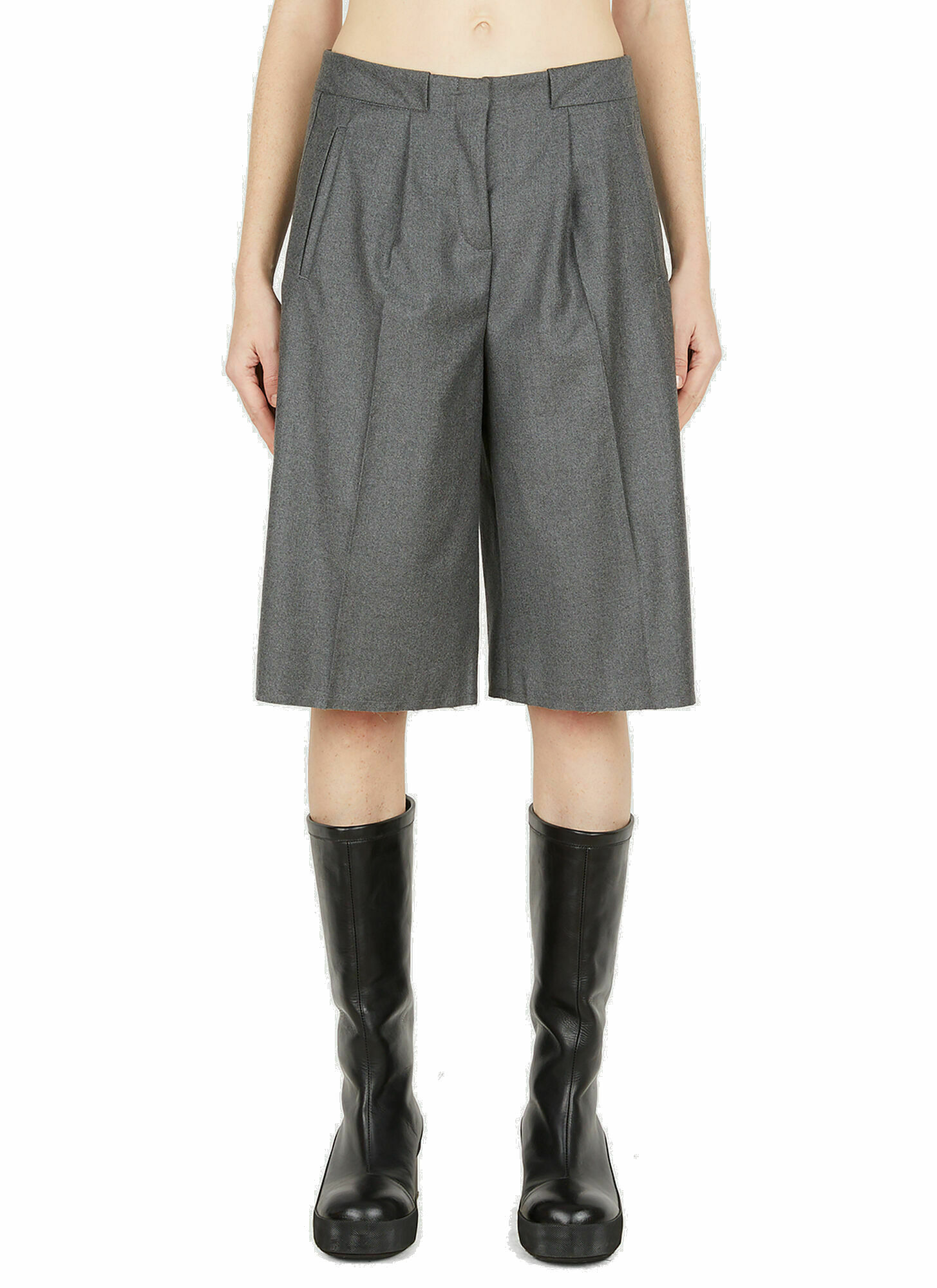 Photo: Serene Shorts in Grey