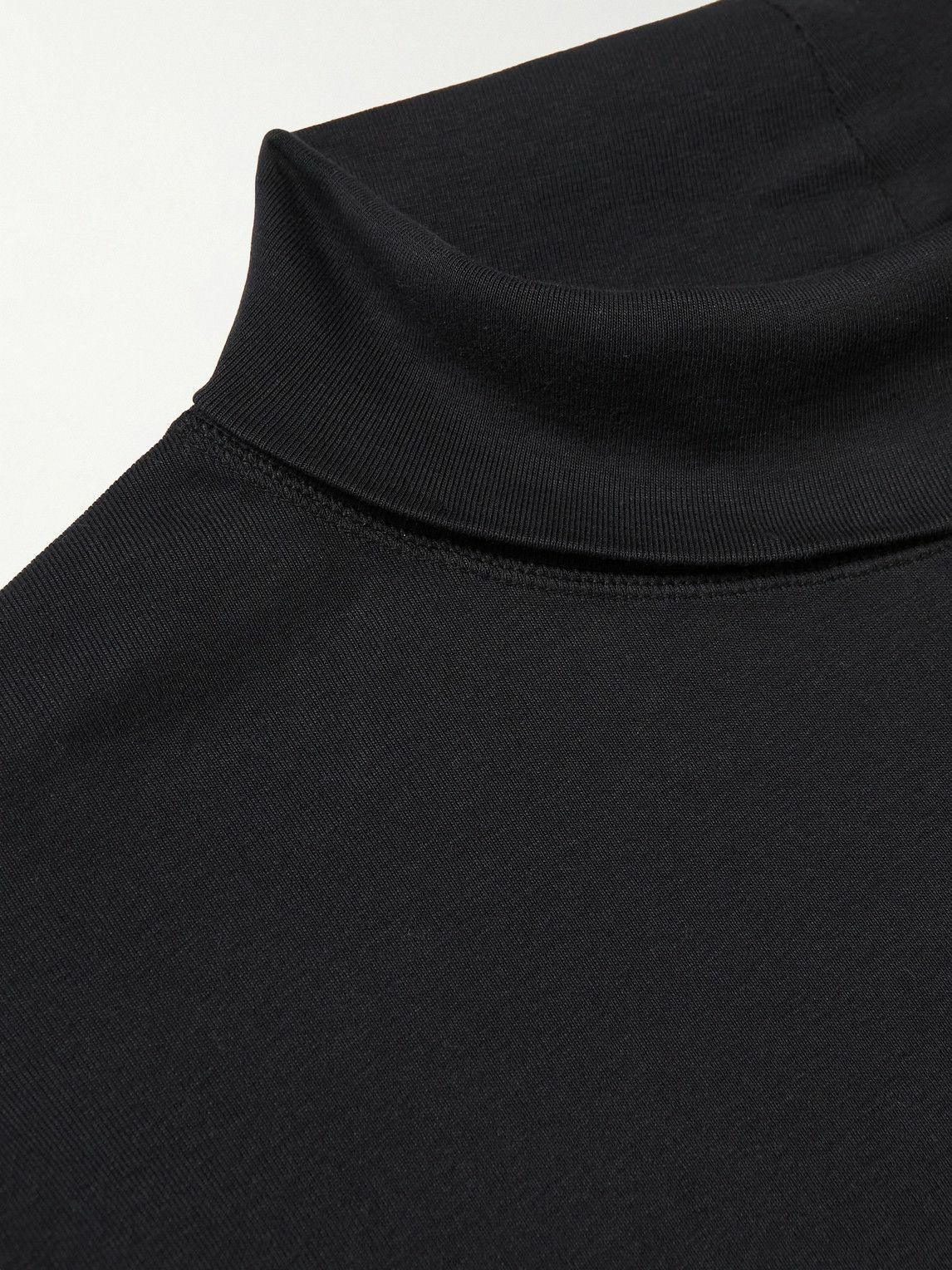 rollneck t shirt