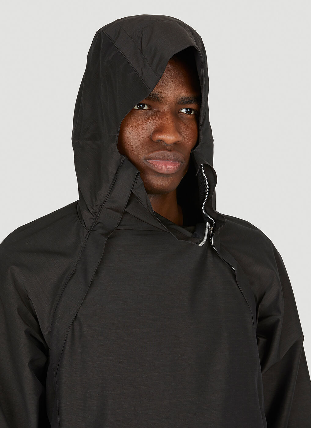 Feingur Anorak Jacket in Black Arnar Mar Jonsson