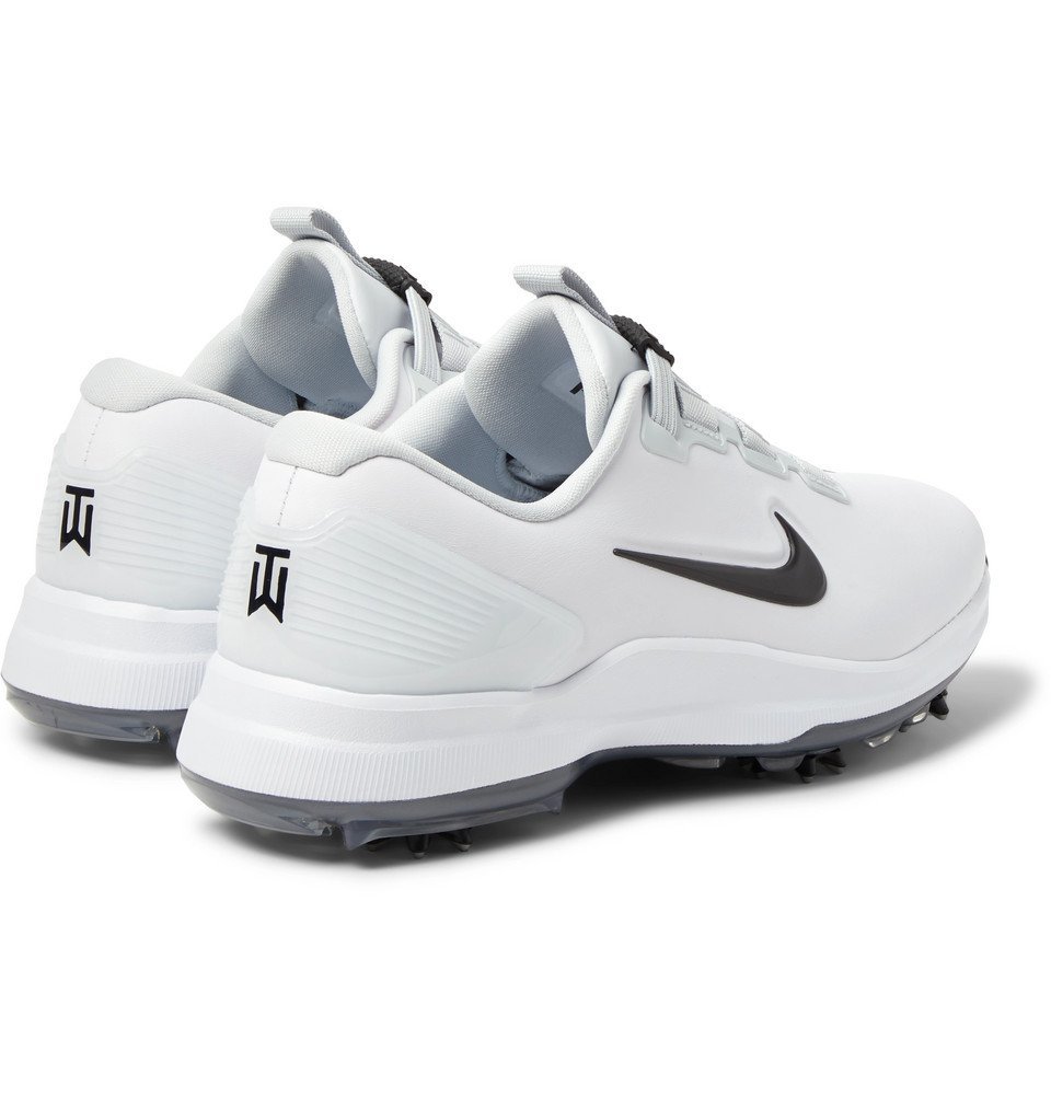 tiger woods 71 golf shoes