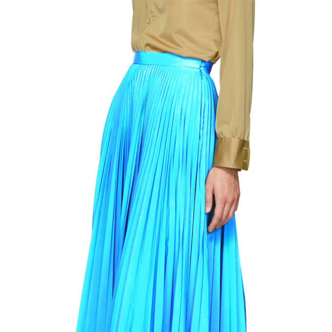 reflective floor skirt