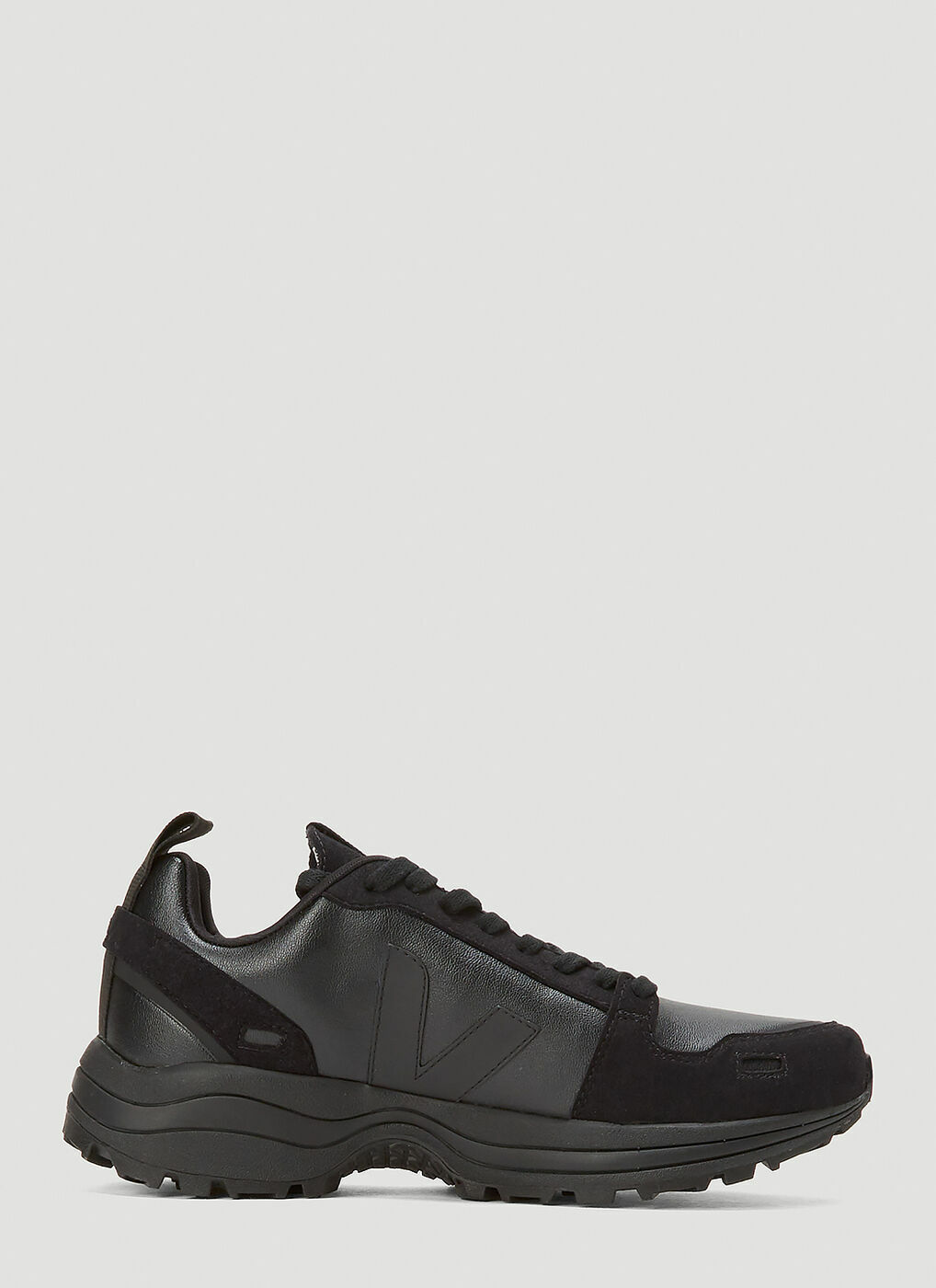 Hiking Sneakers in Black