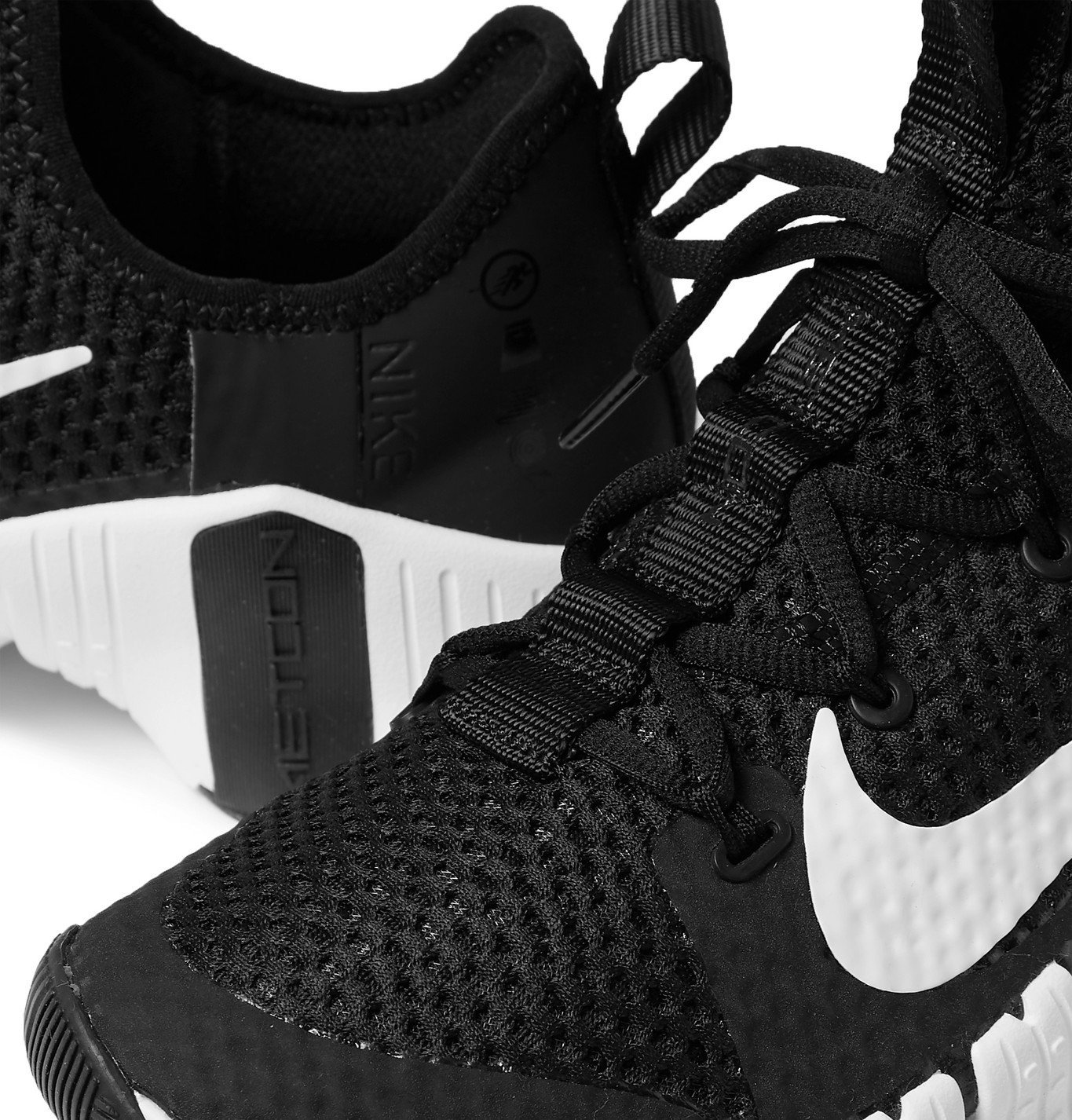 nike metcon 3 triple black