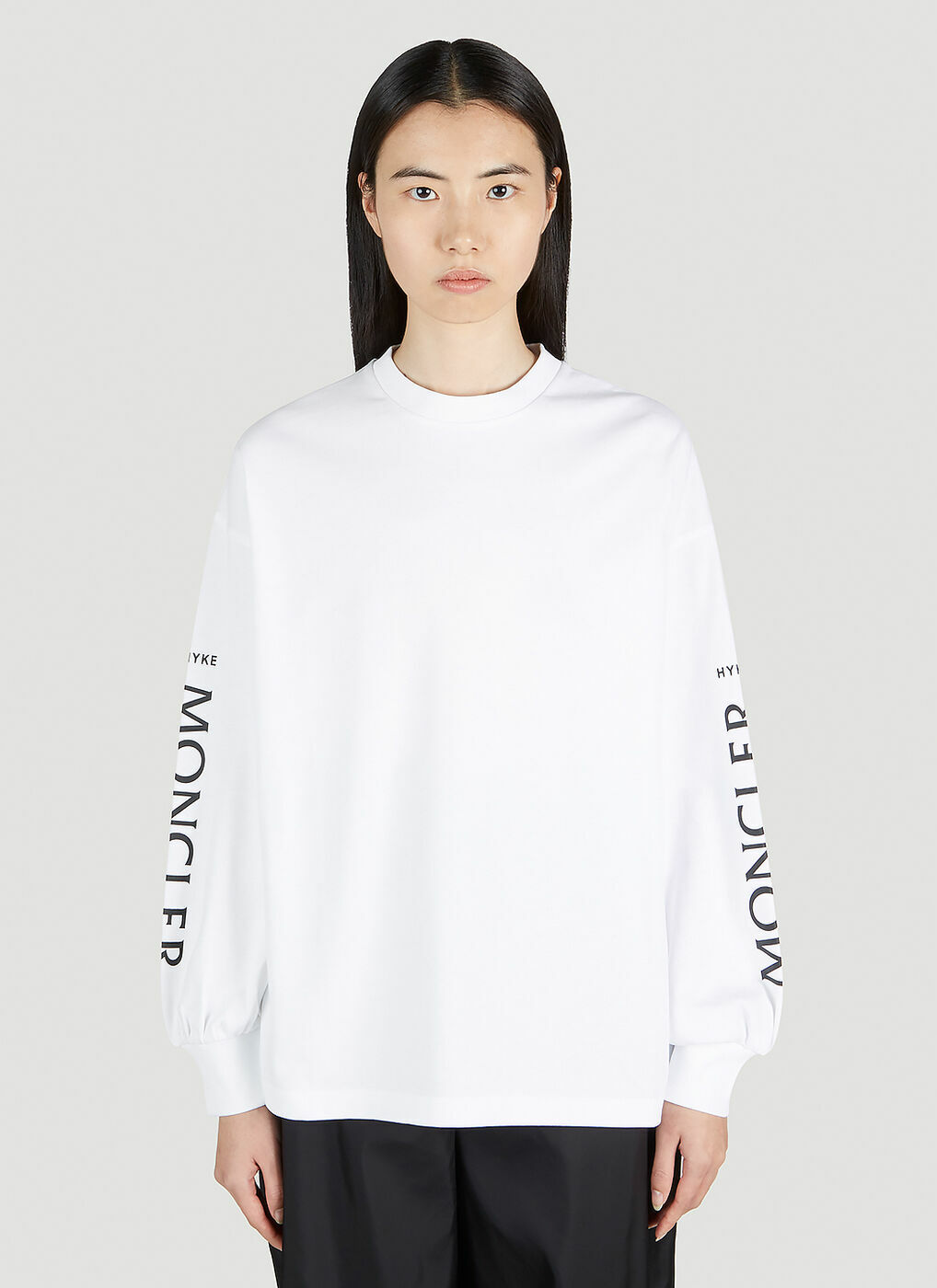 4 Moncler Hyke - Logo Print Long Sleeve T-Shirt in White