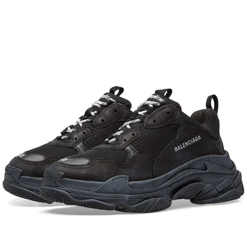 triple s retro sneaker balenciaga