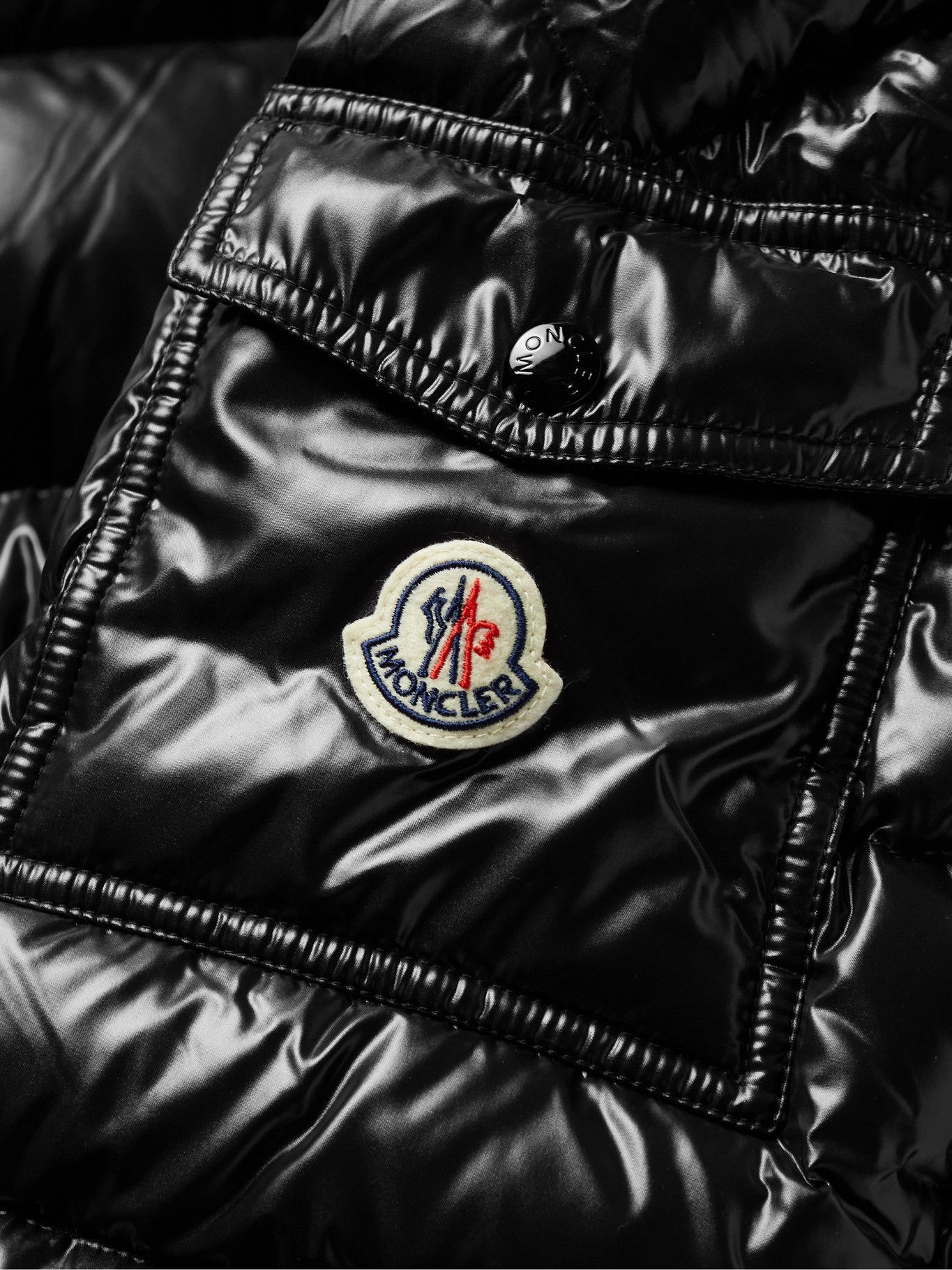 moncler maya logo