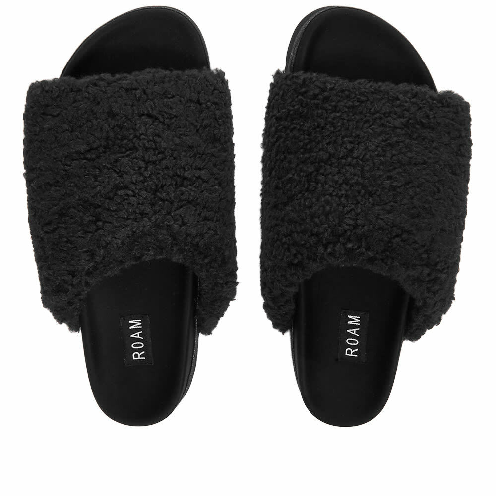 ROAM Women's Fuzzy Slide in Black ROAM