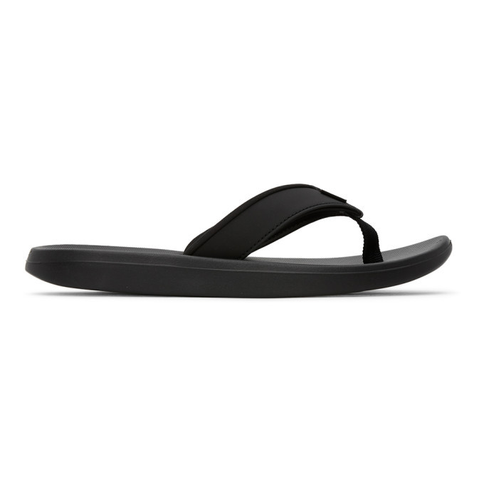 black sandals nike