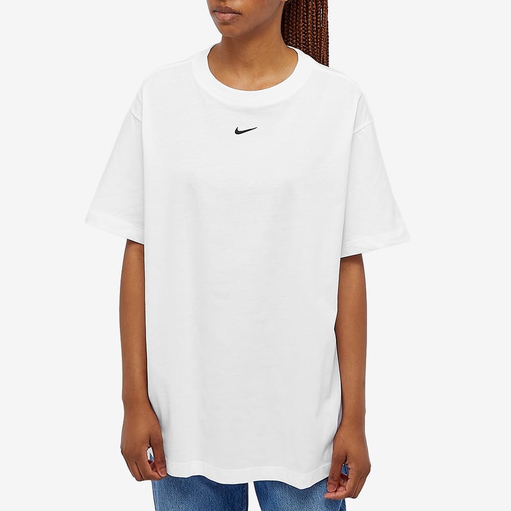 Nike Women's Essentials Oversized T-Shirt in White/Black Nike