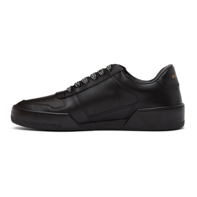 ilus sneakers versace