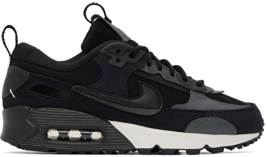 black air max 90 on feet