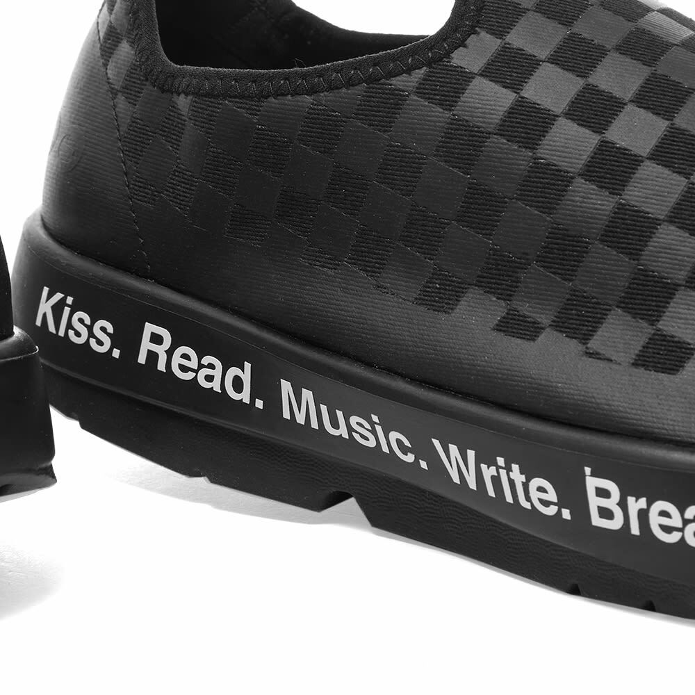 TAKAHIROMIYASHITA TheSoloist. Men's OOFOS Way Of Life Checker Shoe in Black  TAKAHIROMIYASHITA TheSoloist.