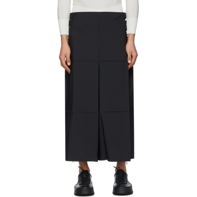 132 5. ISSEY MIYAKE Black Fold Square Trousers 132 5. ISSEY MIYAKE