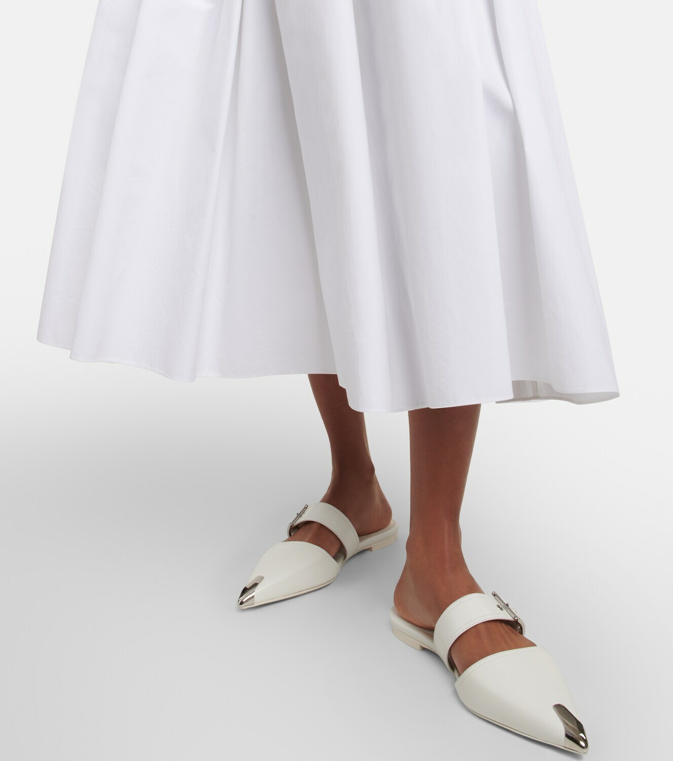 ALFIE LEATHER FLAT MULES IN SILVER PATENT CALFSKIN WITH WOVEN DESIGN