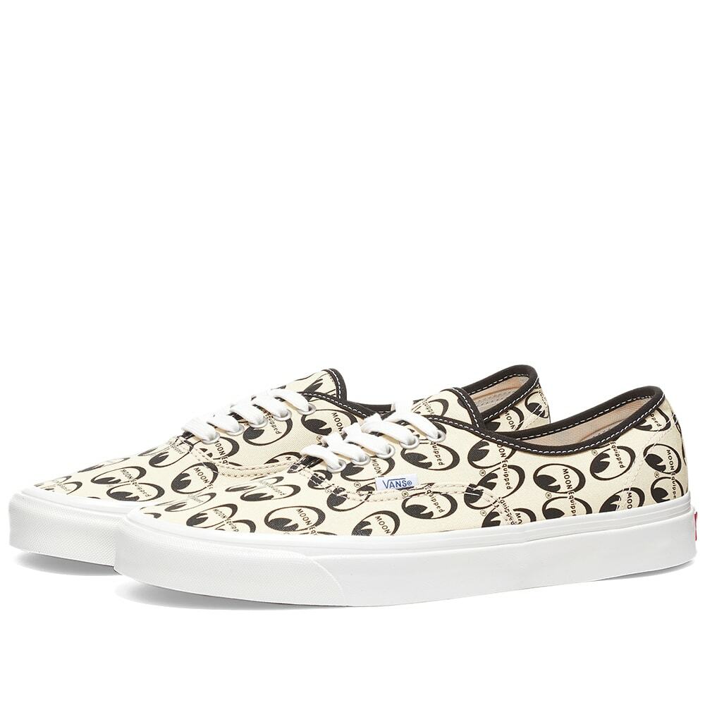 Vans UA Authentic 44 DX Sneakers in Mooneyes/White Vans