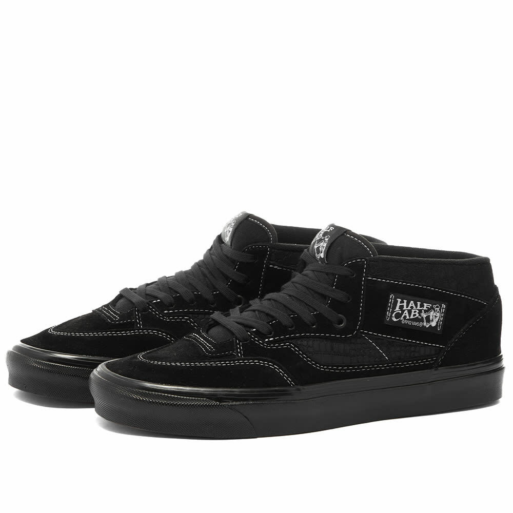 Vans Men's UA Half Cab 33 DX Sneakers in Black Vans