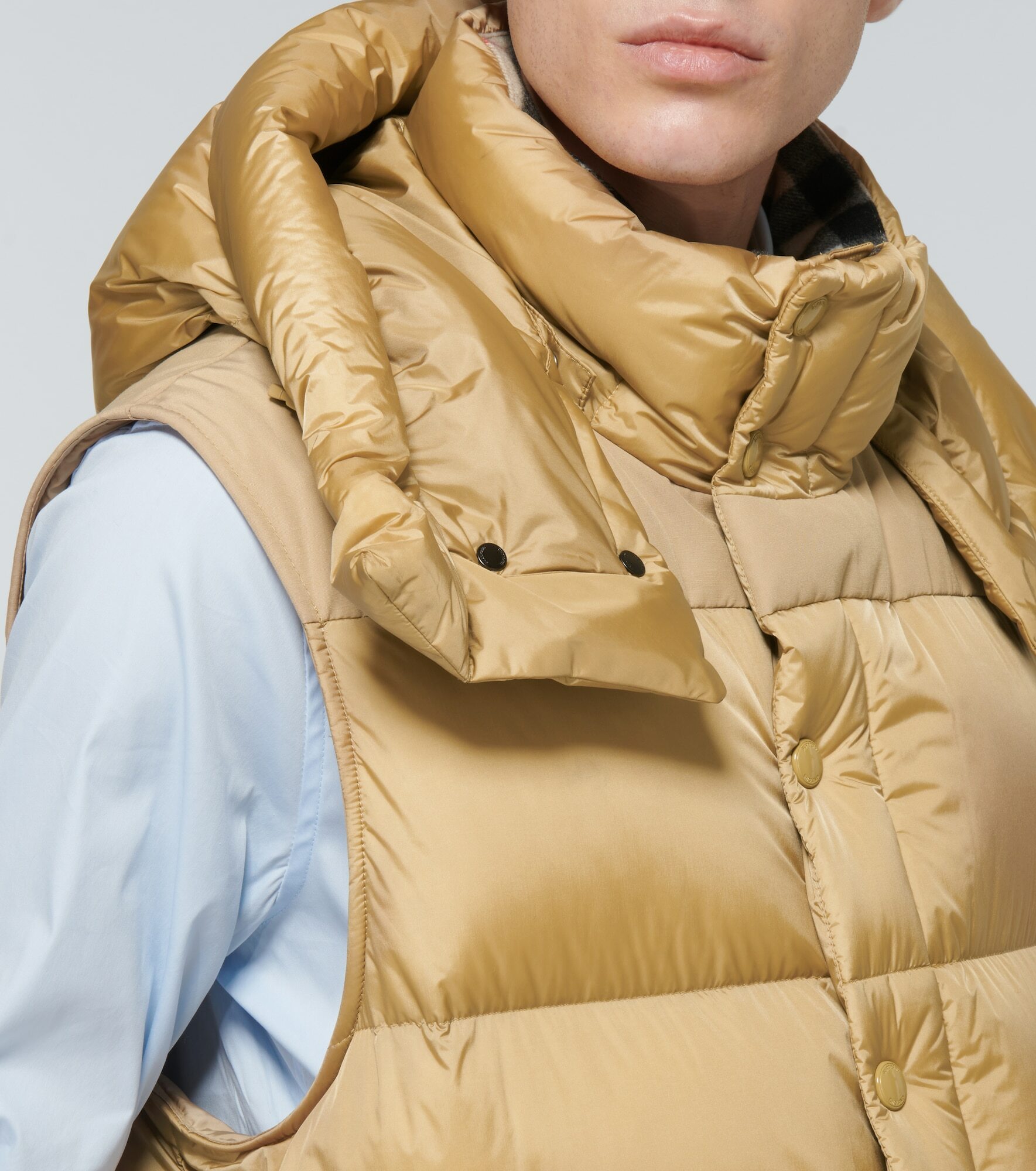 Burberry Down Jacket With Detachable Sleeves 8110363 B8626 main image 1