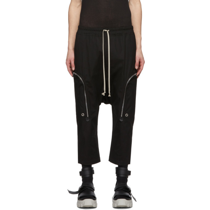 black cropped cargo pants