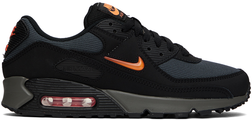black air max 90 on feet