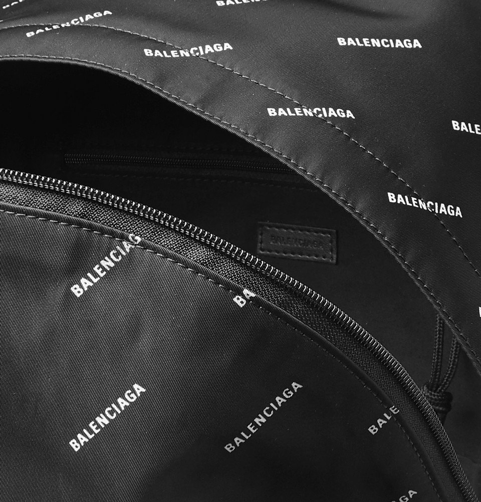 目玉商品 新品 (BALENCIAGA Balenciaga uniform uniform Beltpack