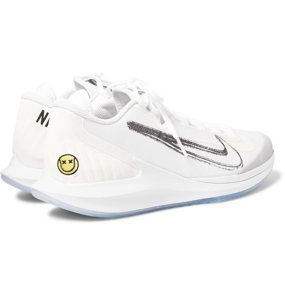 nike tennis shoes with smiley face
