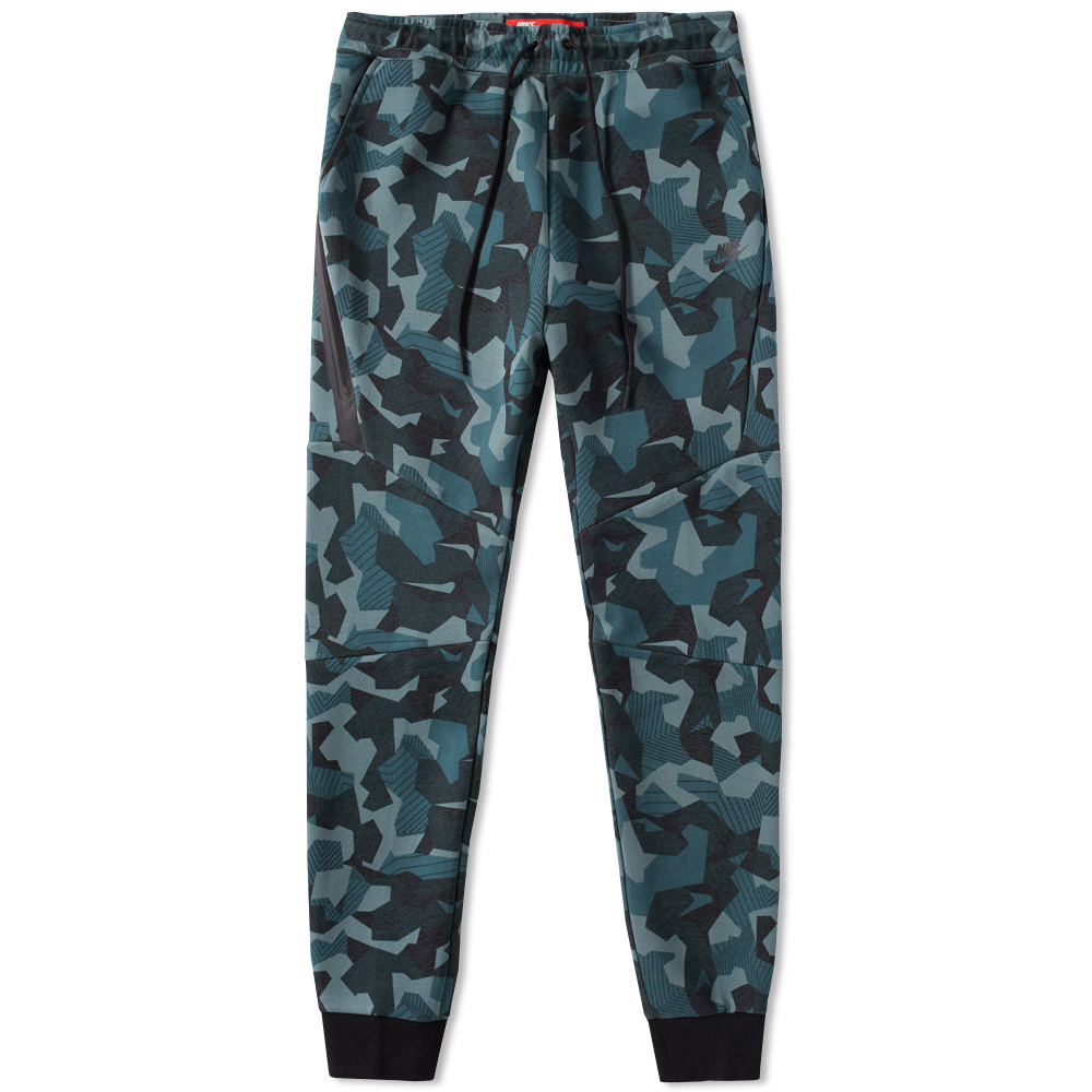 nike tech fleece camo