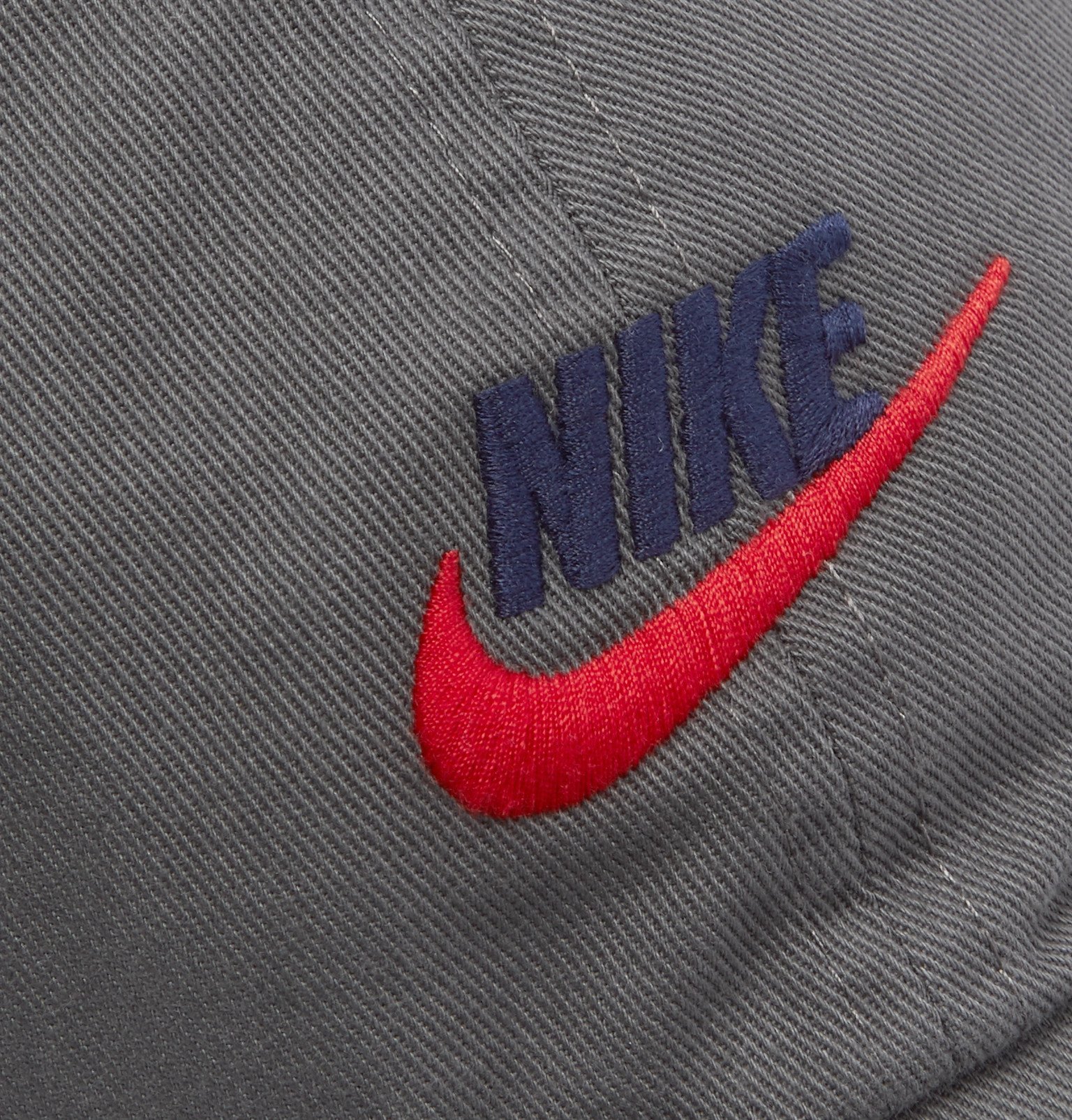 Nike - Sportswear Heritage86 Futura 