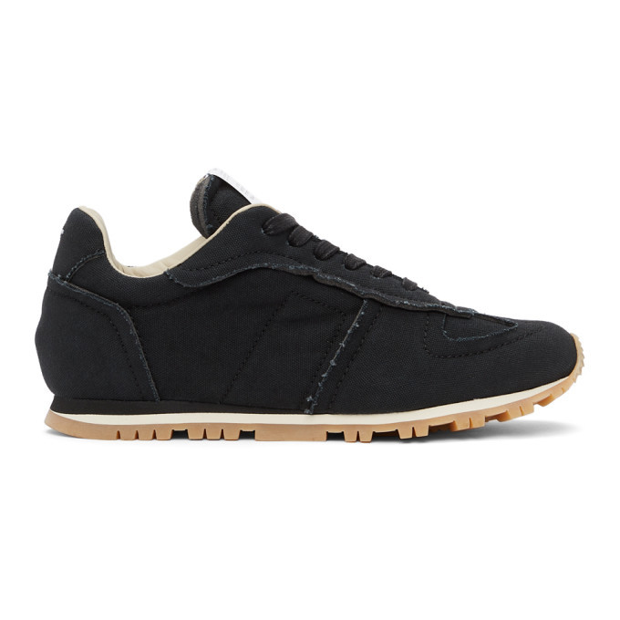 black canvas runners