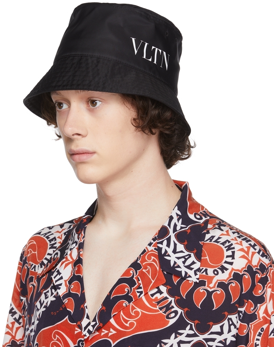 卸直営店（お得な特別割引価格） 《 VALENTINO 》VLTN バケット ハット