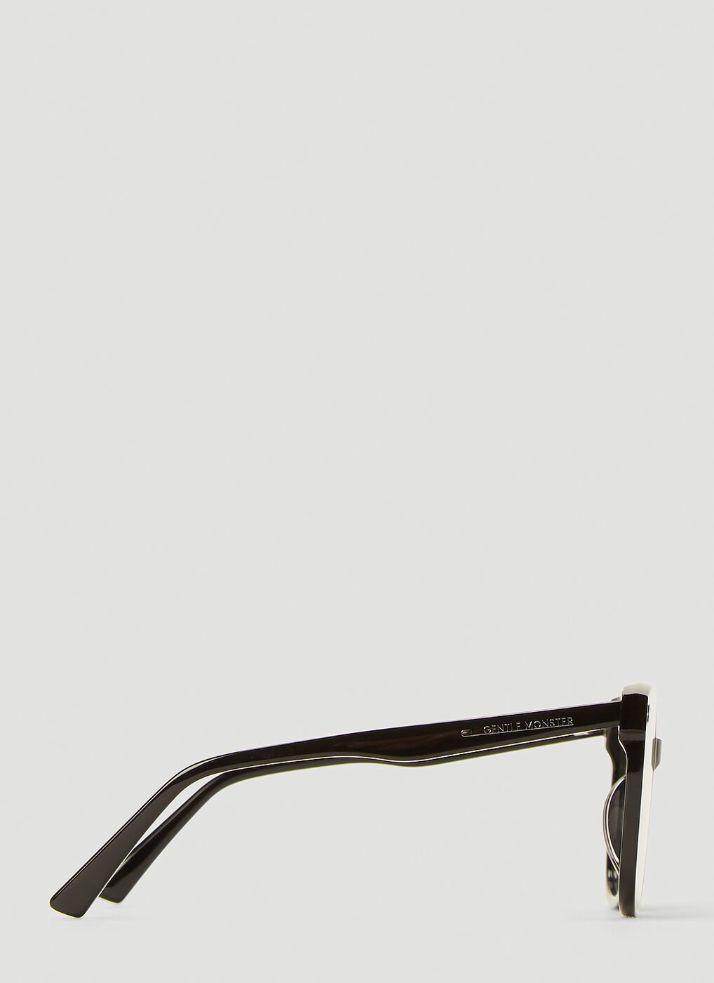 Frida 01 Sunglasses In Black Gentle Monster 4651