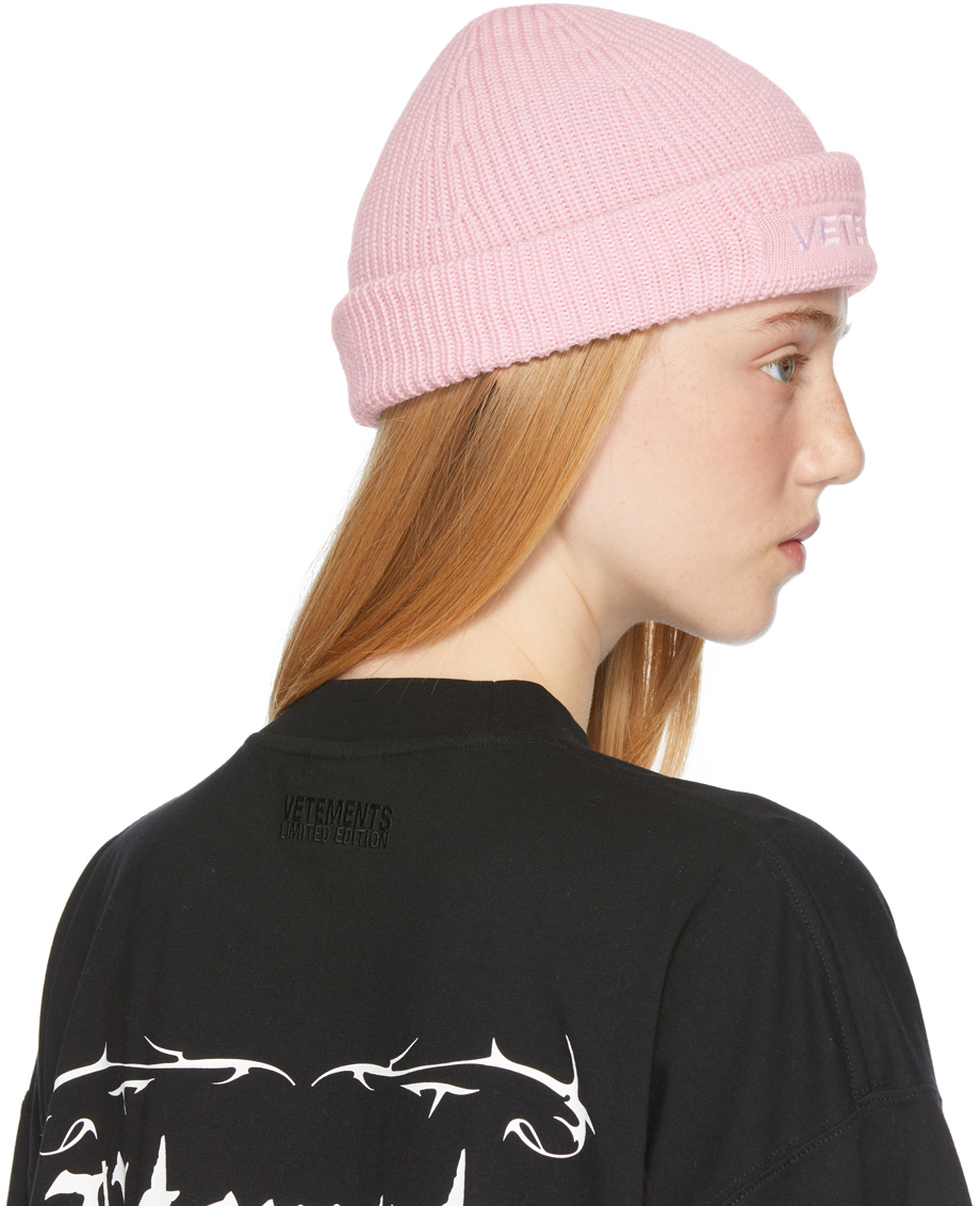 Vetements Wool Logo Beanie Hat in Pink Womens Hats Vetements Hats 