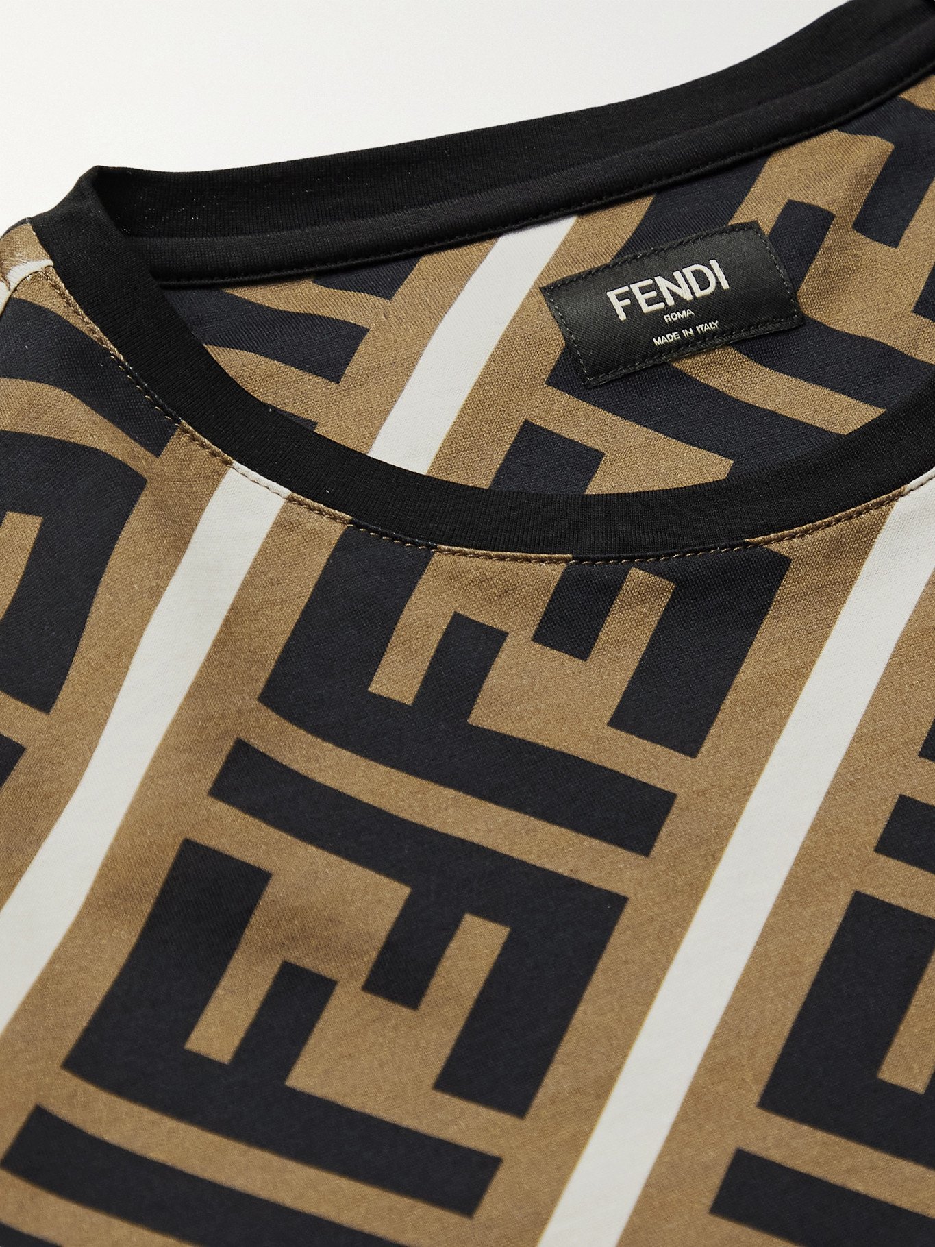 fendi logo outfit