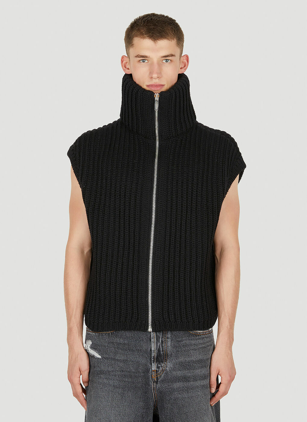 Ribbed Knit Sleeveless Sweater in Black
