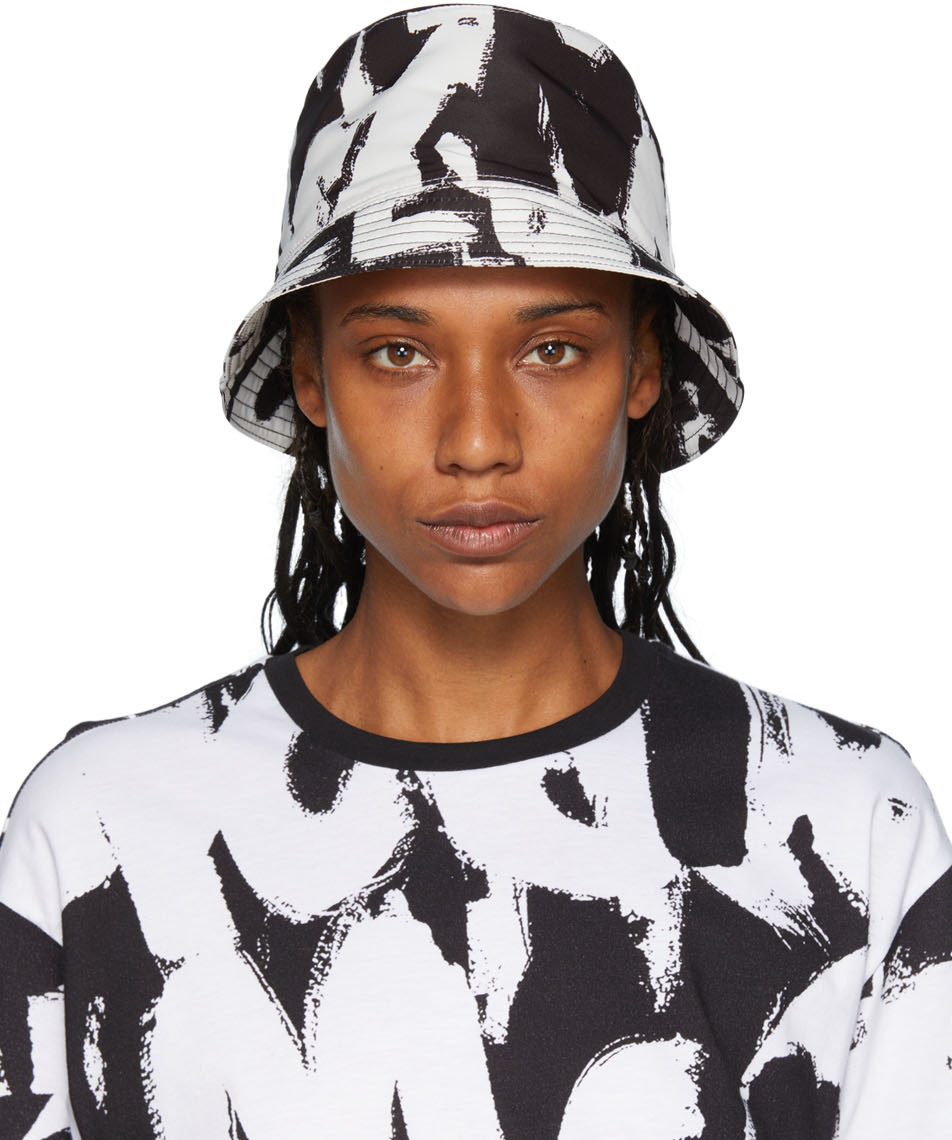 Alexander McQueen Black & White Graffiti Bucket Hat Alexander McQueen