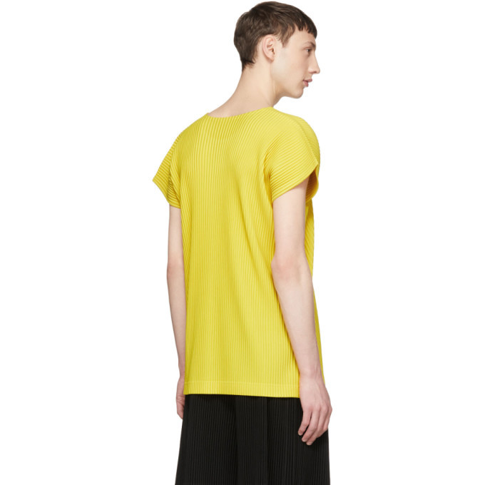 Homme Plisse Issey Miyake Yellow Pleated T-Shirt Homme Plisse Issey Miyake